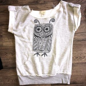 Grey over-the-shoulder top with owl design